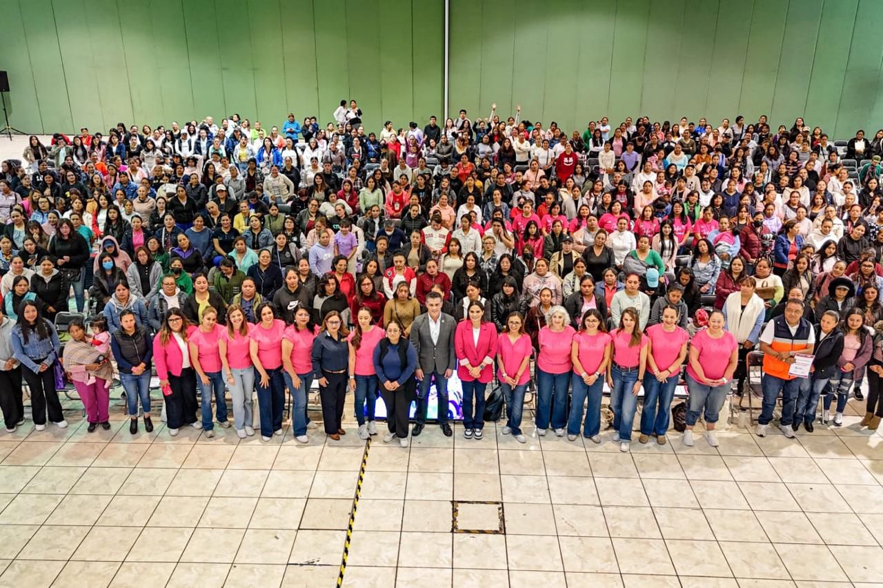 Reconoce Alfonso Sánchez García a mujeres jefas de familia como motor del desarrollo de Tlaxcala